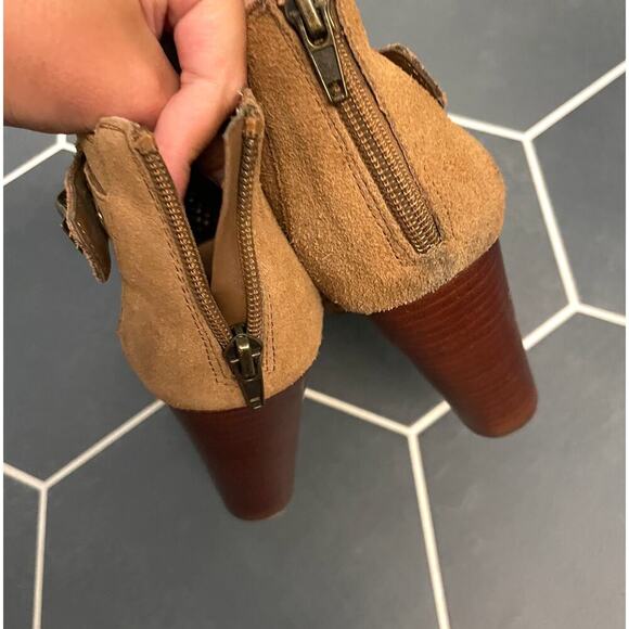 Dolce Vita Tan Suede Perforated Open Toe Block Heel Booties - Size 8.5 - Picture 5 of 8